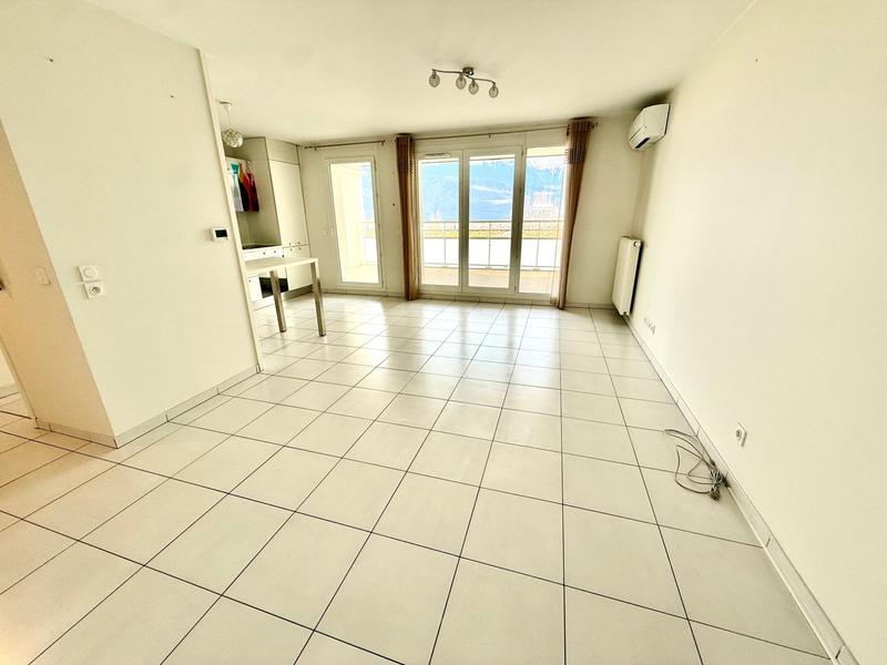 Appartement - 82 m² - 3 pièces