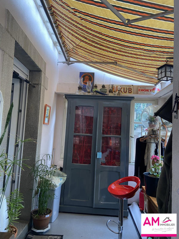 Maison - 220 m² - 9 pièces