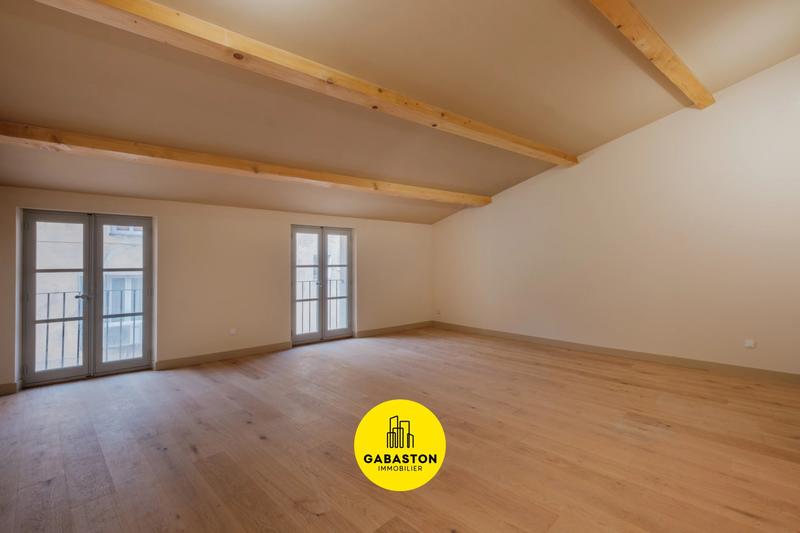 Immeuble - 271 m² - 9 pièces