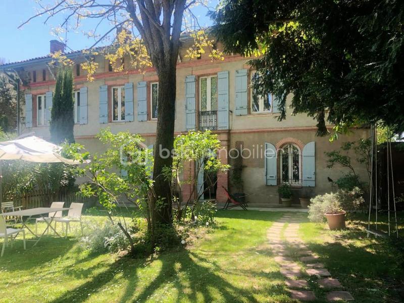 Maison de maîtres - 311 m² - 9 pièces