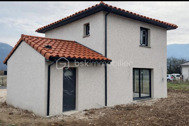 Maison - 100 m² - 5 pièces