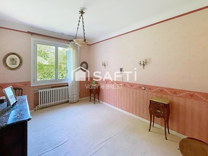 Maison - 220 m² - 9 pièces