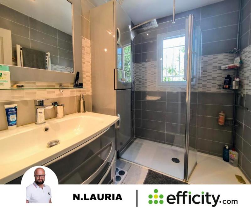 Maison - 180 m² - 8 pièces