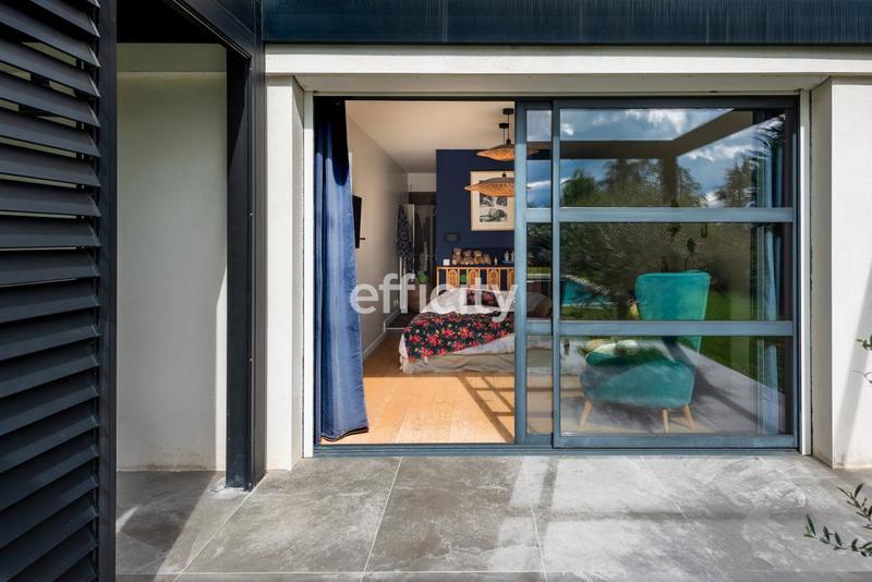 Maison - 292 m² - 10 pièces