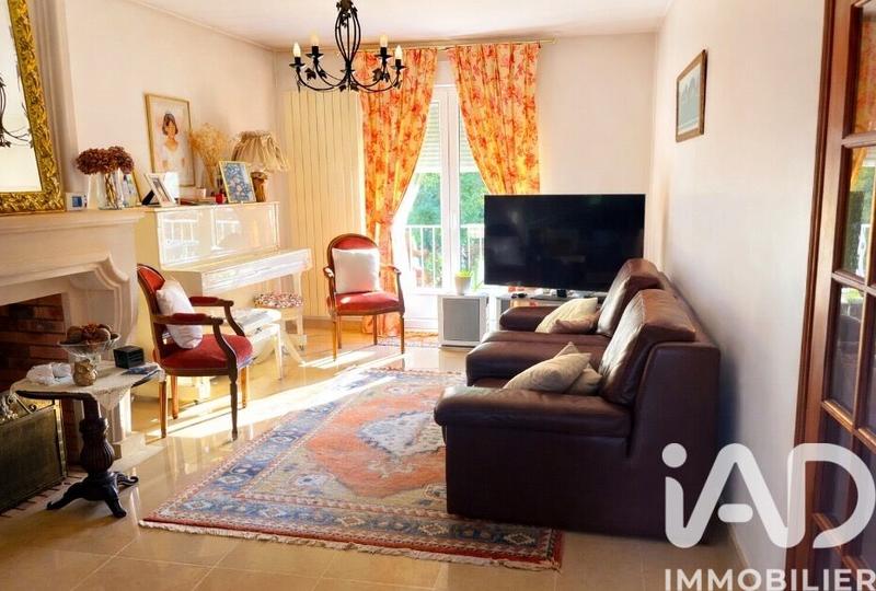 Maison - 177 m² - 8 pièces
