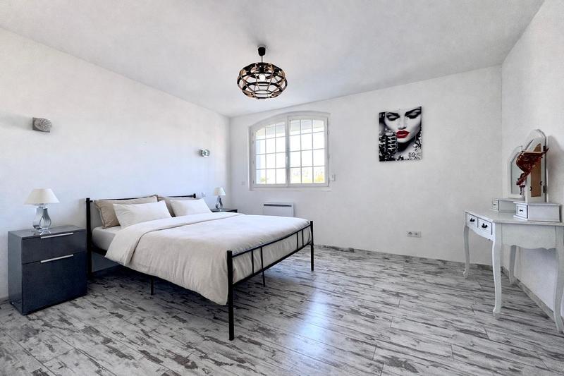 Villa - 170 m² - 6 pièces