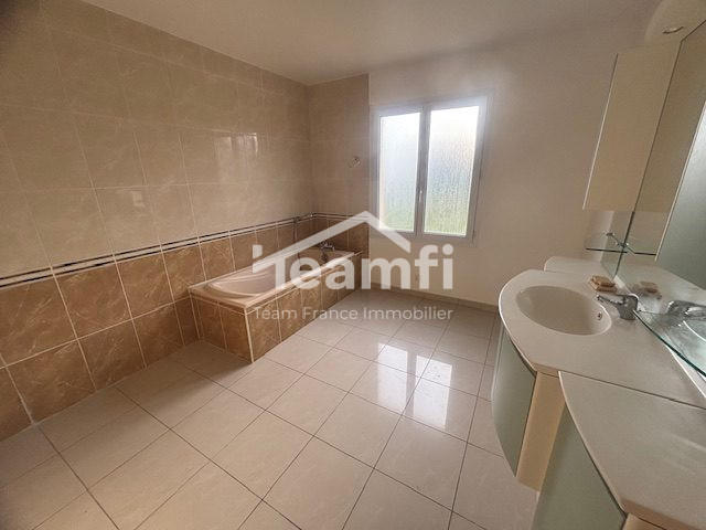 Maison - 139 m² - 5 pièces