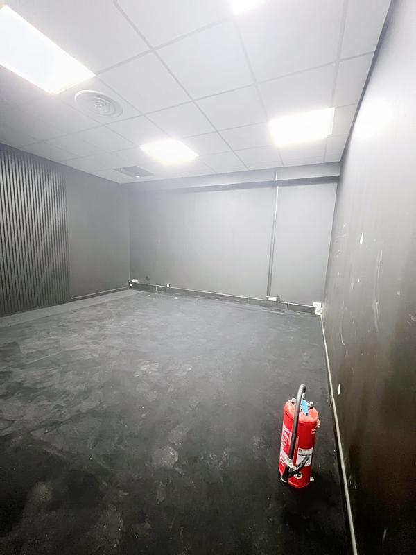 Bureau - 135 m² - 7 pièces