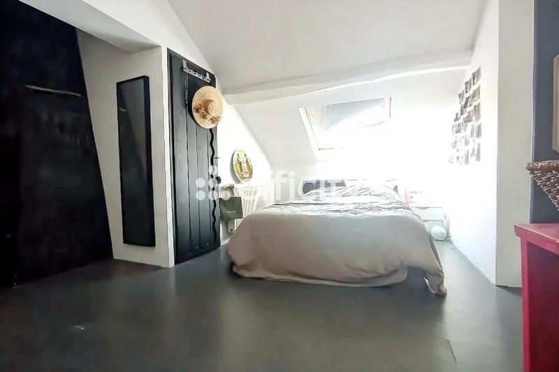 Maison - 224 m² - 7 pièces