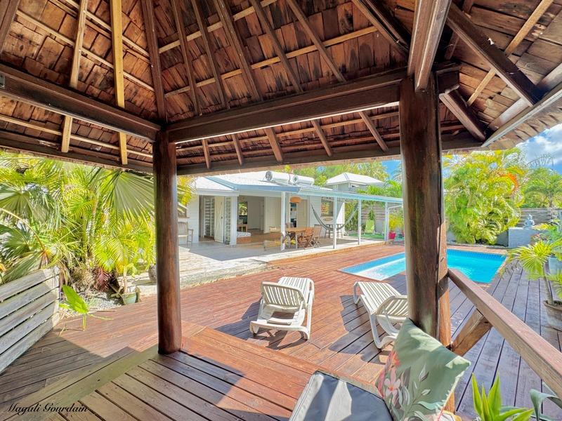 Maison - 94 m² - 5 pièces