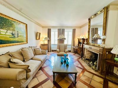 Appartement - 198 m² - 7 pièces