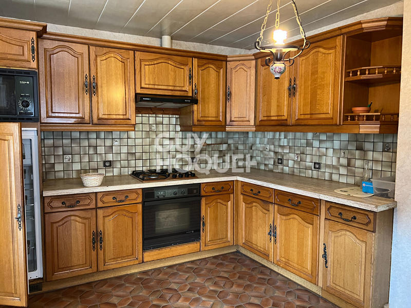 Maison - 201 m² - 8 pièces