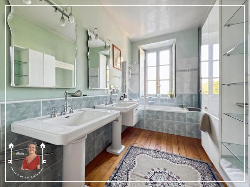 Maison - 430 m² - 12 pièces