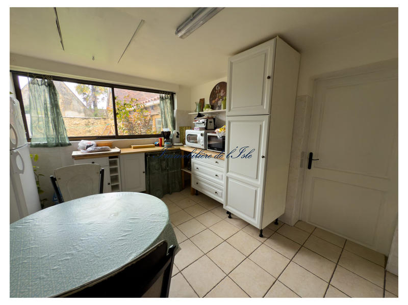 Maison - 211 m² - 10 pièces