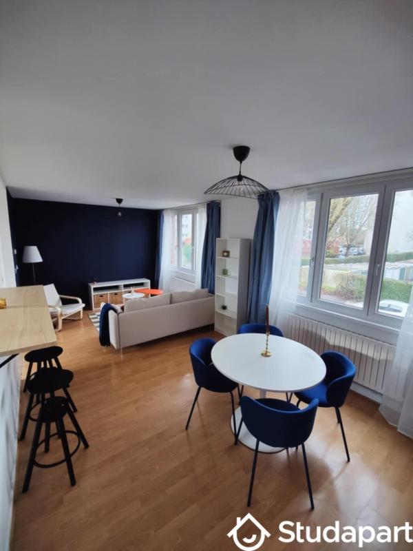 Chambre - 12 m² - 1 pièce