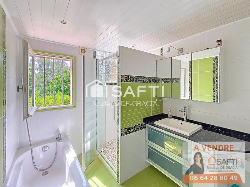 Maison - 263 m² - 7 pièces