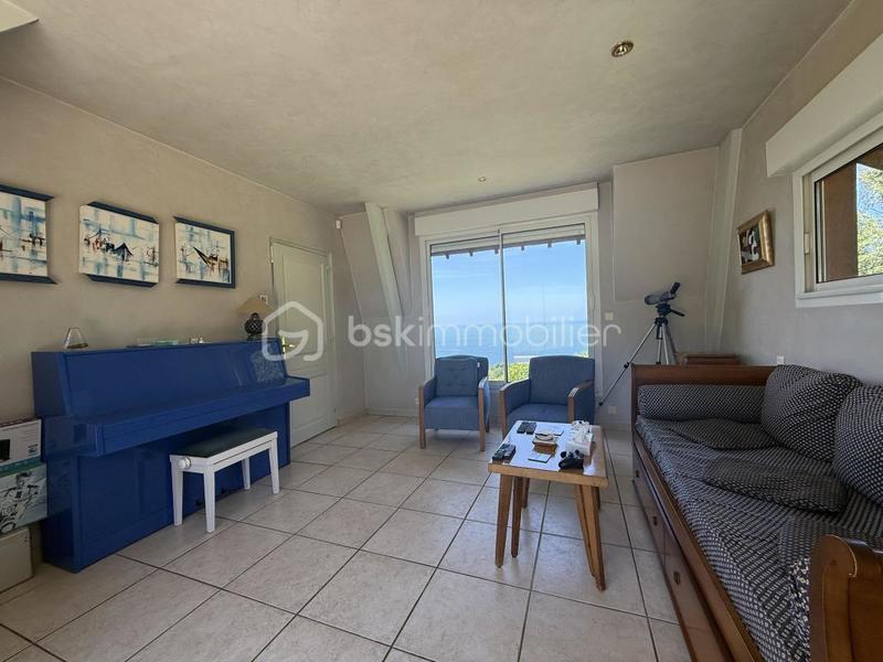 Propriété - 340 m² - 9 pièces