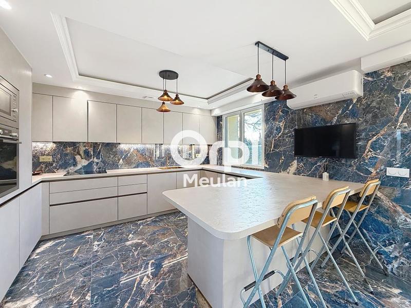 Maison - 184 m² - 7 pièces