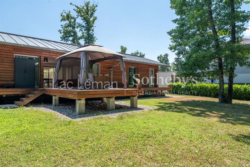 Maison - 238 m² - 8 pièces