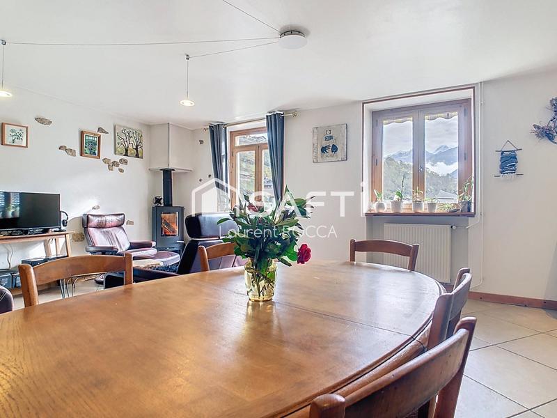 Maison - 140 m² - 5 pièces