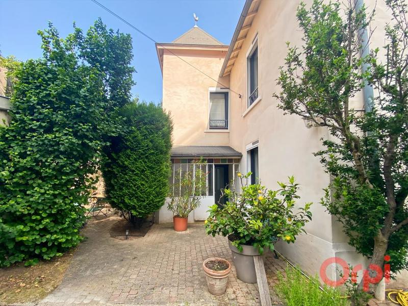 Maison - 140 m² - 7 pièces