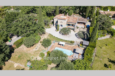 Maison - 231 m² - 7 pièces