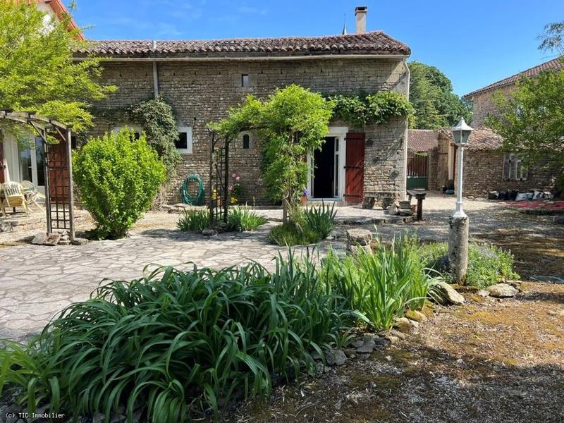 Maison en pierre - 147 m² - 5 pièces