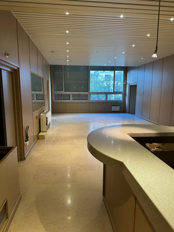 Local commercial - 635 m²