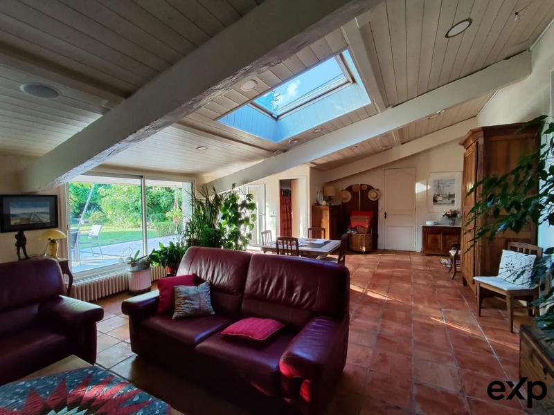 Maison - 248 m² - 6 pièces