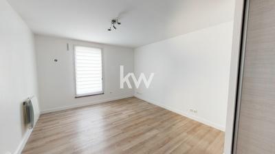 Local commercial - 180 m² - 10 pièces