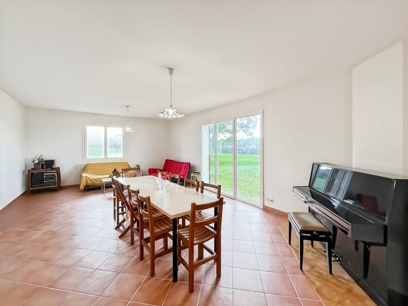 Maison - 138 m² - 5 pièces