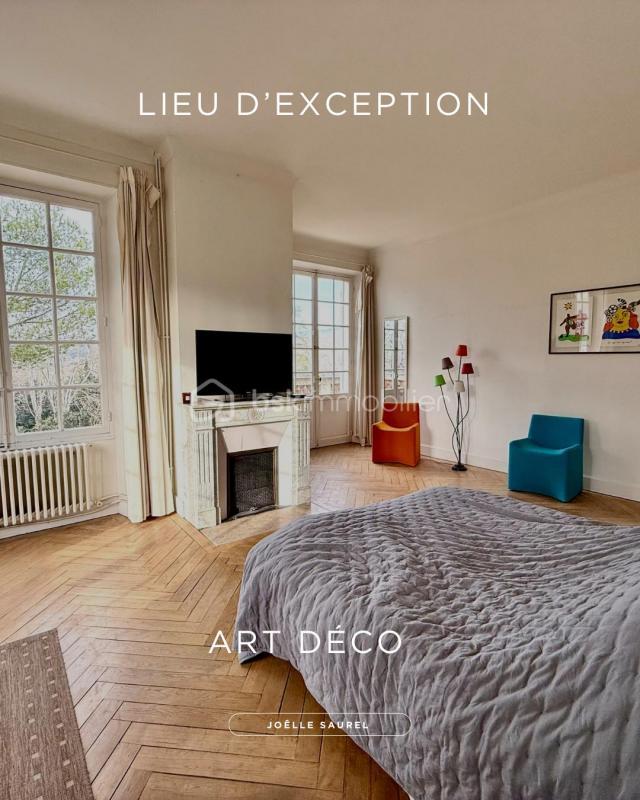 Propriété - 415 m² - 7 pièces