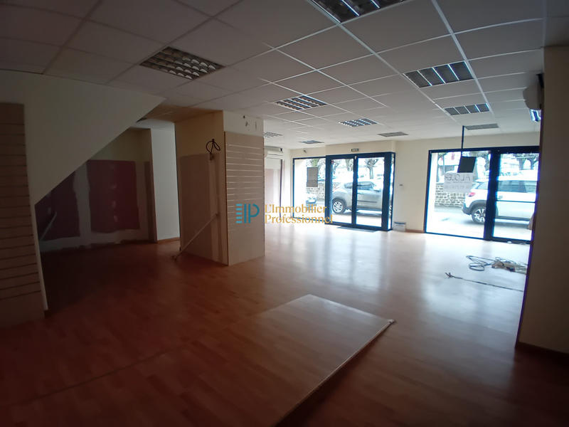 Local commercial - 275 m² - 3 pièces