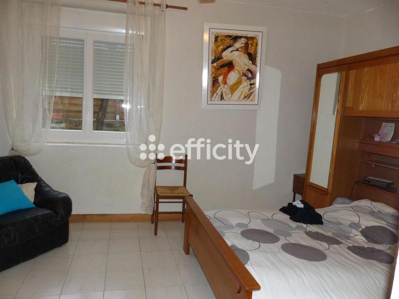 Maison - 234 m² - 13 pièces