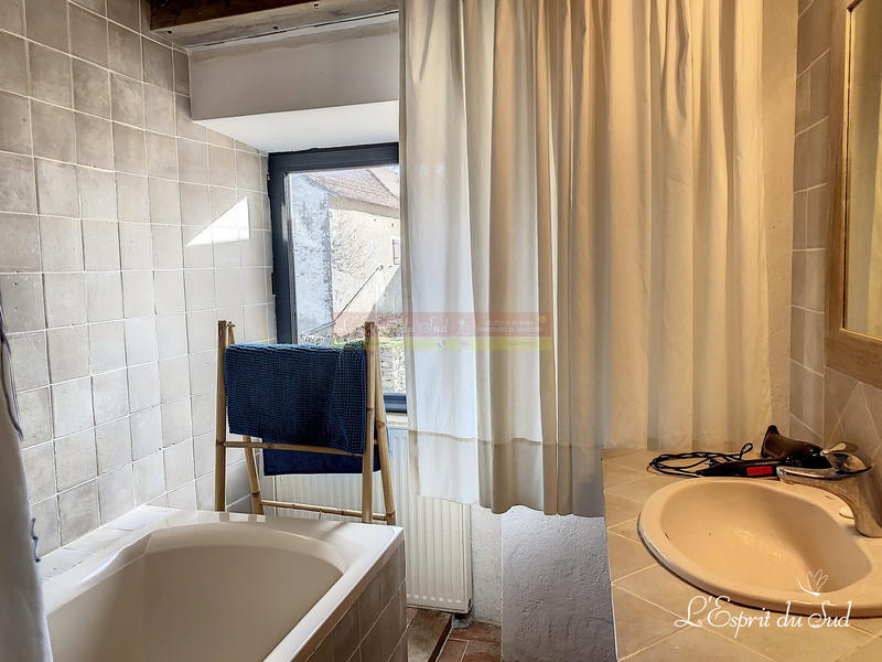 Maison - 245 m² - 11 pièces