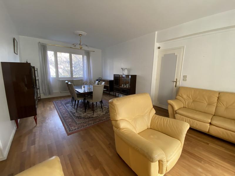 Appartement - 90 m² - 4 pièces