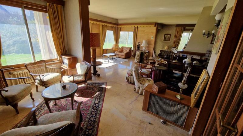 Maison - 319 m² - 9 pièces