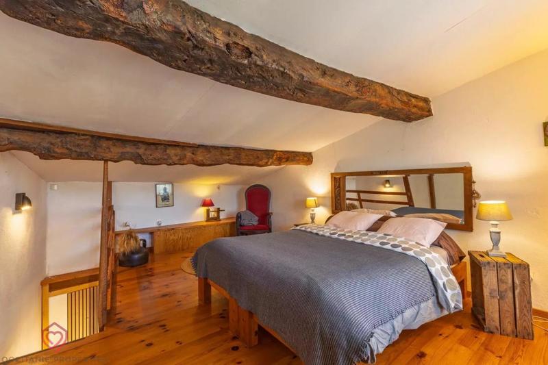 Maison de village - 206 m² - 10 pièces