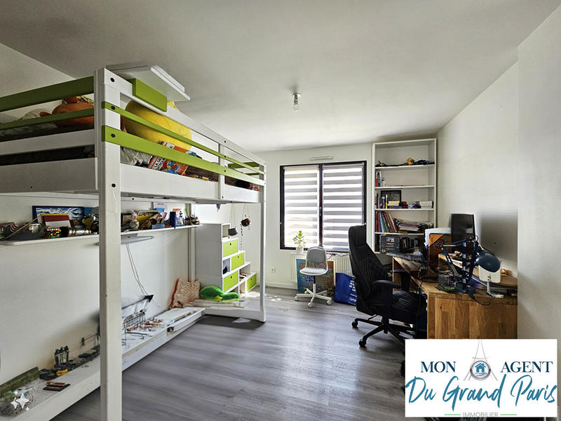 Maison - 202 m² - 8 pièces