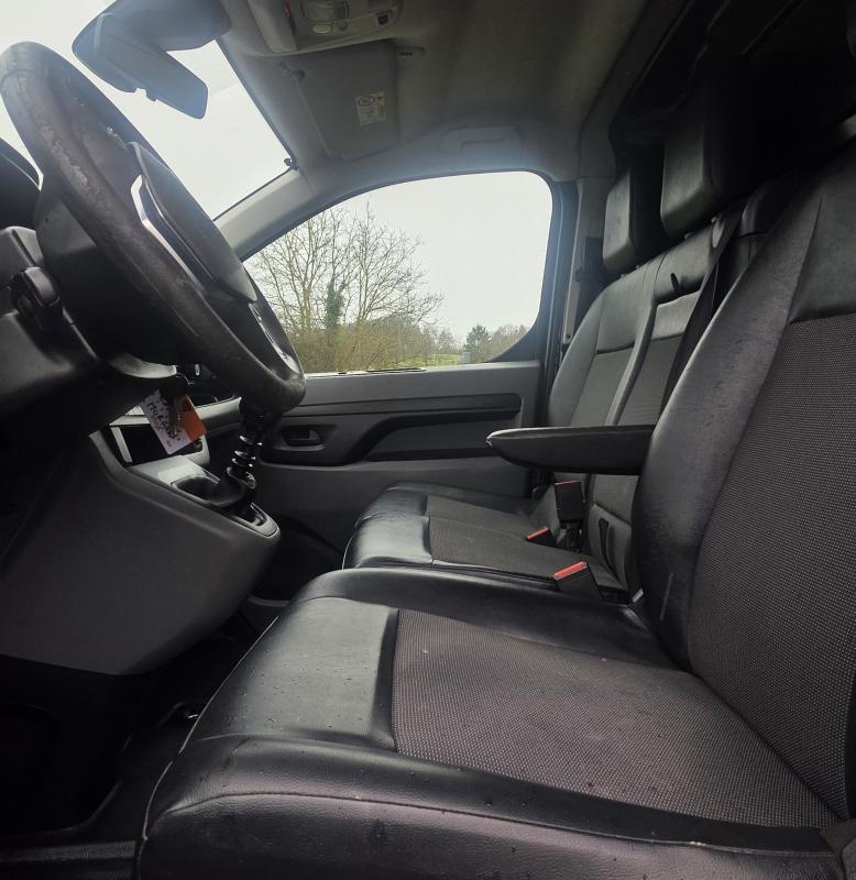 Peugeot Expert 1° Main 1.6 b Hdi 115cv Pack Premium 3 places Tél / Clim Galerie