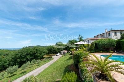 Villa - 242 m² - 8 pièces