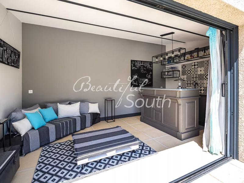 Mas - 345 m² - 10 pièces