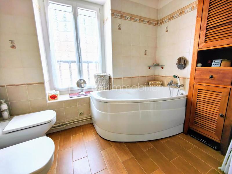 Corps de ferme - 296 m² - 15 pièces