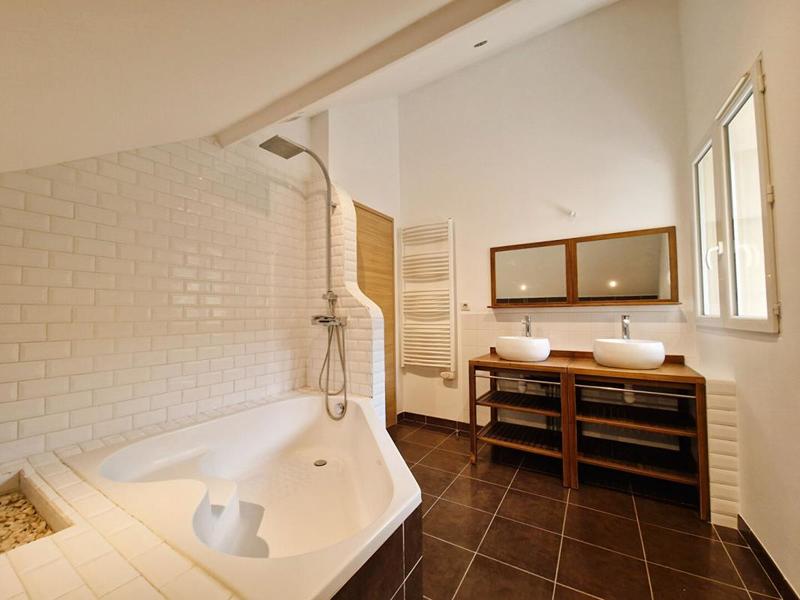 Maison - 102 m² - 4 pièces