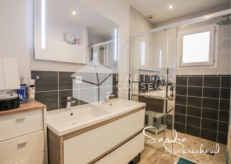 Maison - 96 m² - 5 pièces