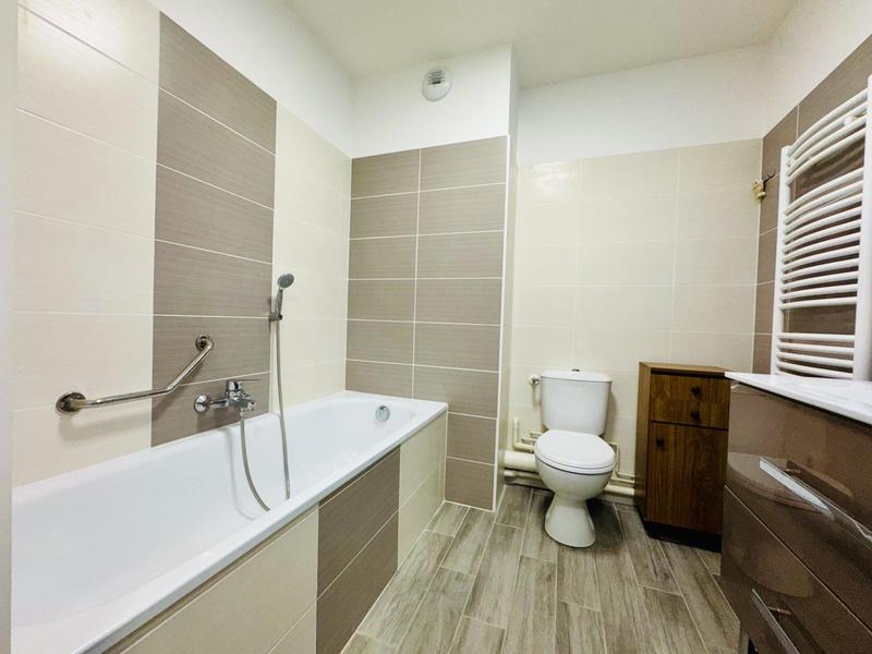 Appartement - 90 m² - 4 pièces