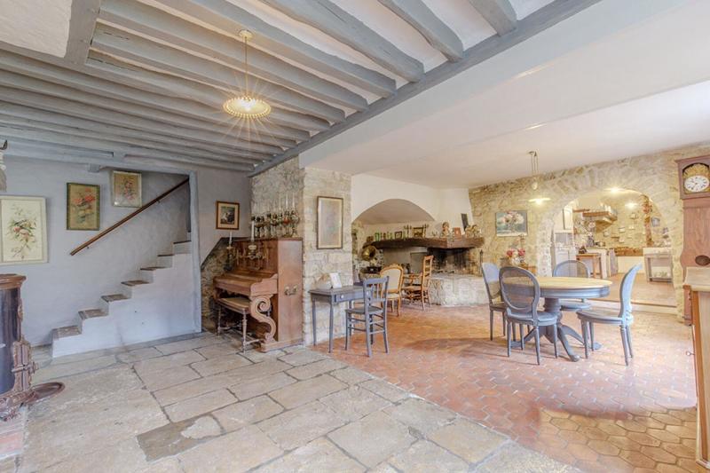 Maison - 241 m² - 7 pièces