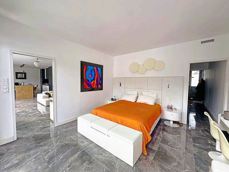 Maison - 260 m² - 5 pièces