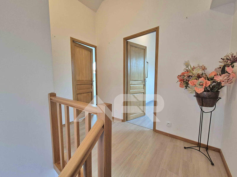 Maison - 160 m² - 8 pièces