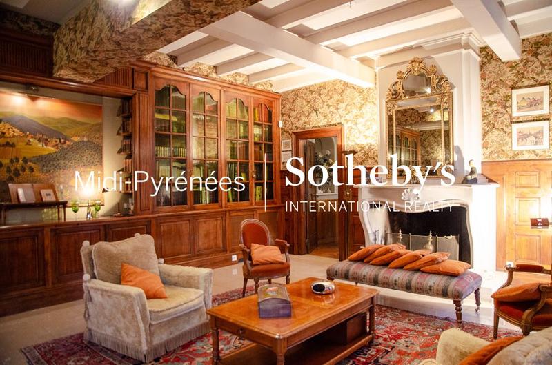 Maison - 500 m² - 16 pièces